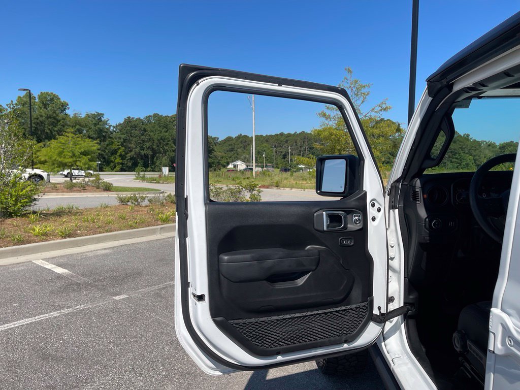 Used 2025 Jeep Gladiator Mojave w/ Convenience Group AWD/4WD image 48