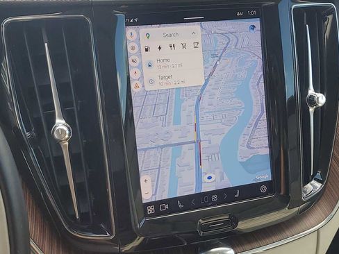 Used 2022 Volvo XC60 T8 Inscription Expression w/ Advanced Package image 29