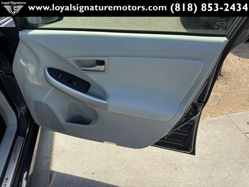 Used 2013 Toyota Prius Three w/ Solar Roof Pkg FWD image 32