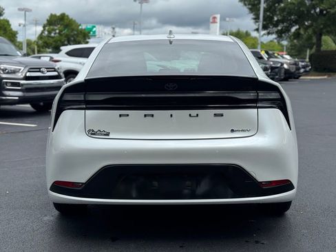 New 2025 Toyota Prius Plug-In Hybrid image 8