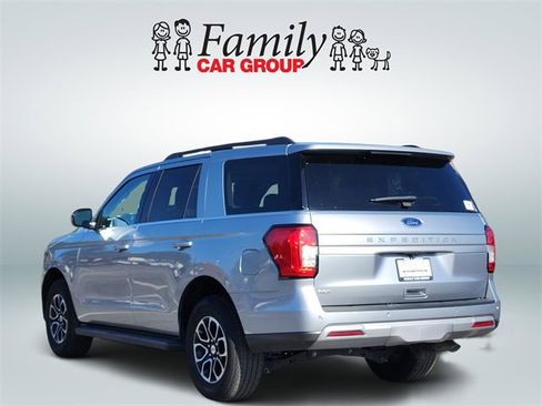 Used 2024 Ford Expedition XLT image 3