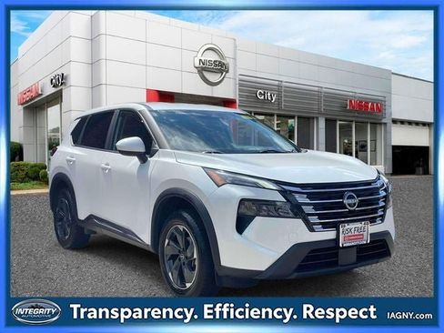 Used 2024 Nissan Rogue SV AWD/4WD image 1