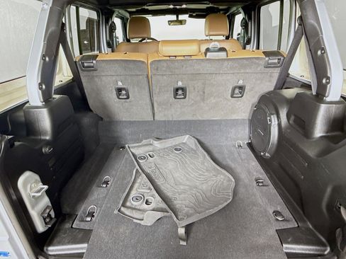 Used 2023 Jeep Wrangler Unlimited Sahara w/ Cold Weather Group image 32