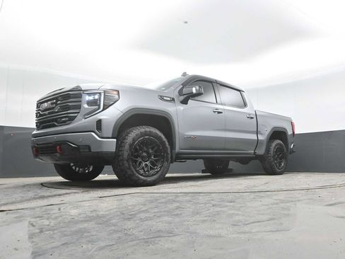 Used 2025 GMC Sierra 1500 AT4 w/ AT4 Premium Package AWD/4WD image 26