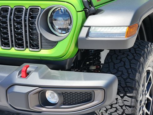New 2026 Jeep Wrangler Unlimited Rubicon AWD/4WD image 6