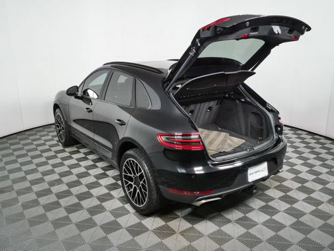 Used 2018 Porsche Macan AWD/4WD image 36