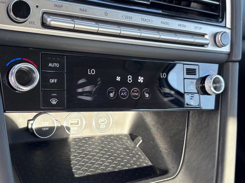 Used 2026 Genesis G70 2.5T RWD image 29