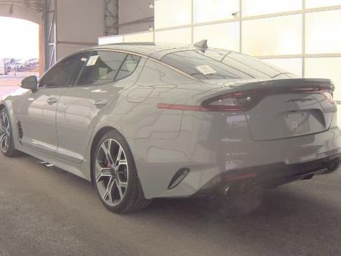 Used 2018 Kia Stinger GT2 image 4