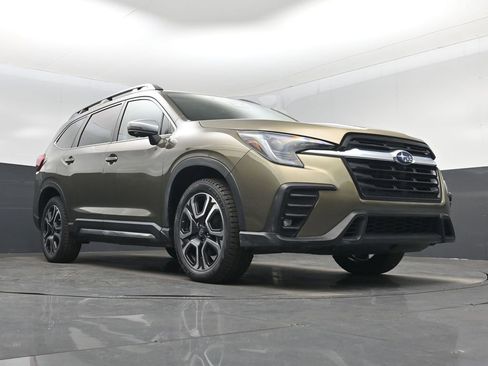 Used 2023 Subaru Ascent Limited w/ Technology Package AWD/4WD image 32