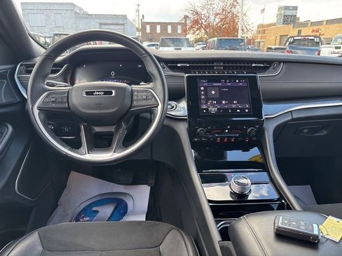 Used 2022 Jeep Grand Cherokee Altitude image 29