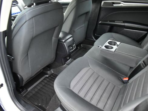 Used 2020 Ford Fusion SE FWD image 20