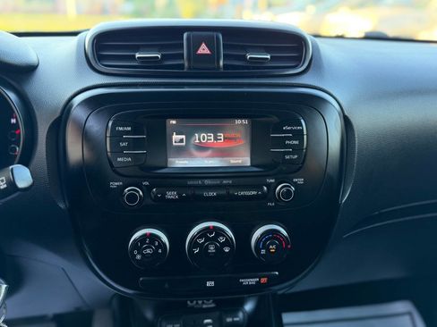 Used 2015 Kia Soul + FWD image 15