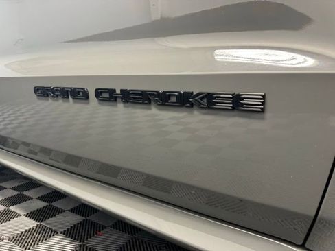 Used 2020 Jeep Grand Cherokee SRT image 45