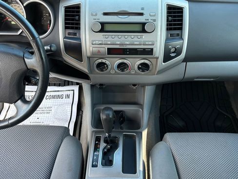 Used 2006 Toyota Tacoma PreRunner RWD image 16