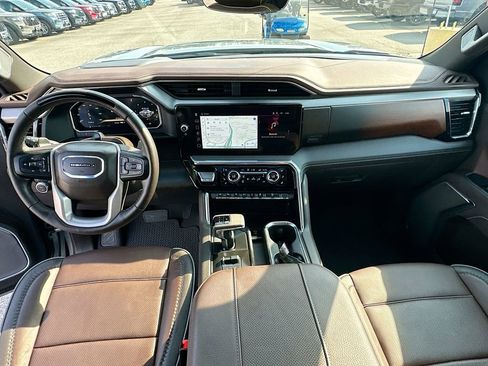 Used 2026 GMC Sierra 1500 Denali image 3