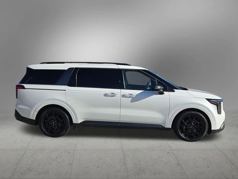 Certified 2025 Kia Carnival SX w/ SX Dark Edition Package image 7