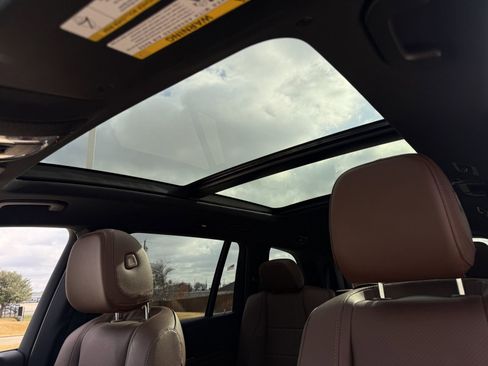 Used 2025 Mercedes-Benz GLS 450 4MATIC image 24