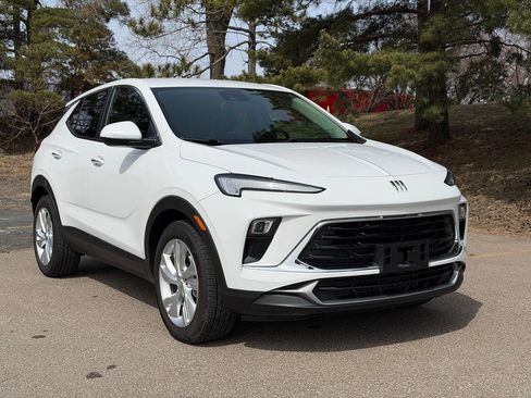 Used 2024 Buick Encore GX Preferred image 1