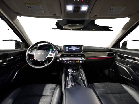 Certified 2022 Kia Telluride SX w/ SX Prestige Package image 18