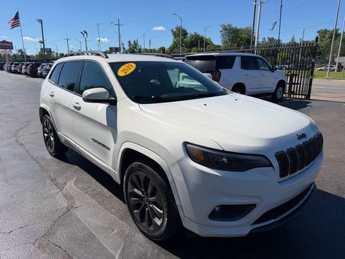 Used 2019 Jeep Cherokee High Altitude AWD/4WD image 3