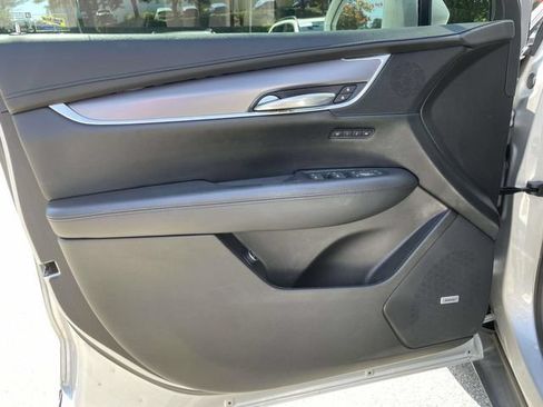 Used 2018 Cadillac XT5 Premium Luxury AWD/4WD image 19