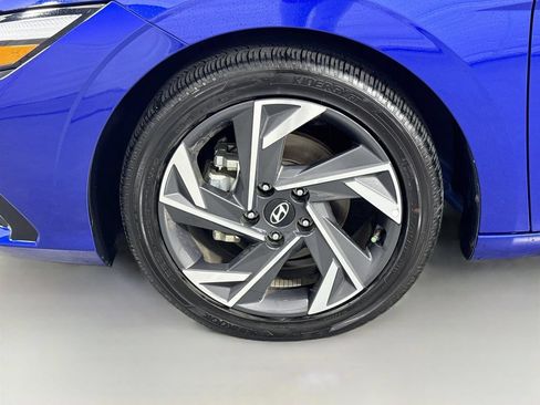 Used 2025 Hyundai Elantra Limited FWD image 33