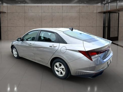 Used 2023 Hyundai Elantra SE FWD image 5