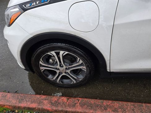 Used 2020 Chevrolet Bolt Premier w/ Infotainment Package image 5