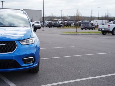 New 2026 Chrysler Pacifica Pinnacle image 40