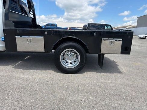 Used 2025 RAM 3500 Tradesman w/ Chrome Appearance Group AWD/4WD image 14