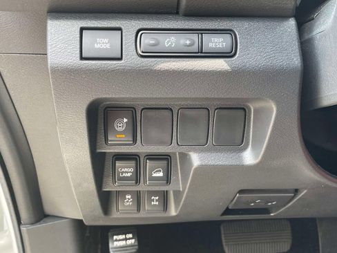 Used 2025 Nissan Frontier 4x4 Crew Cab image 19