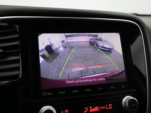 Used 2020 Mitsubishi Outlander SEL AWD/4WD image 22