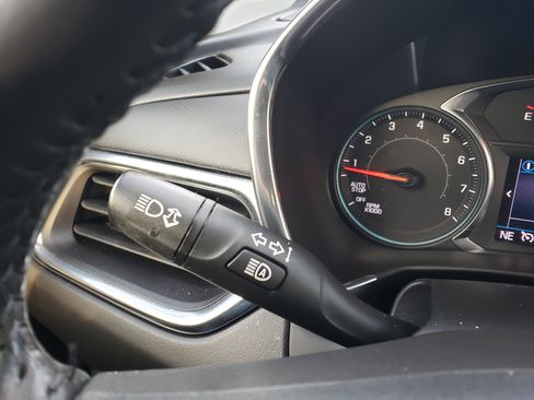 Used 2022 Chevrolet Equinox LT w/ Driver Convenience Package image 17