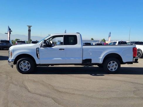 New 2026 Ford F250 XLT w/ F-250 >10K GVWR Package RWD image 4