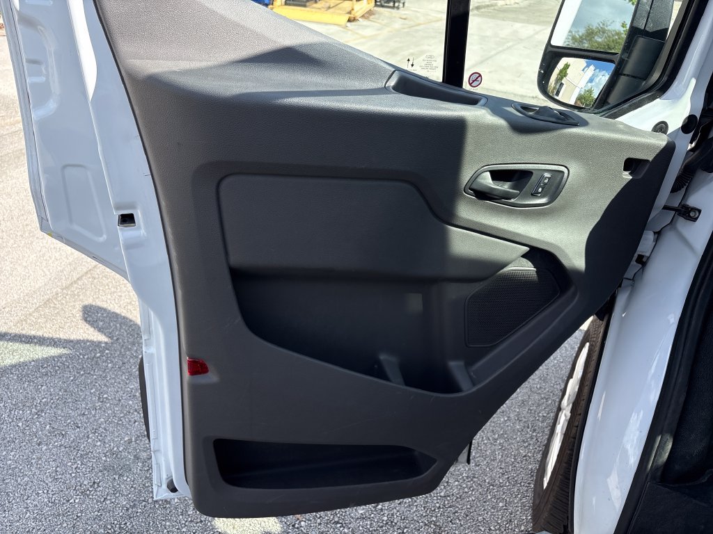Used 2025 Ford Transit 250 Low Roof w/ Exterior Upgrade Package RWD image 25
