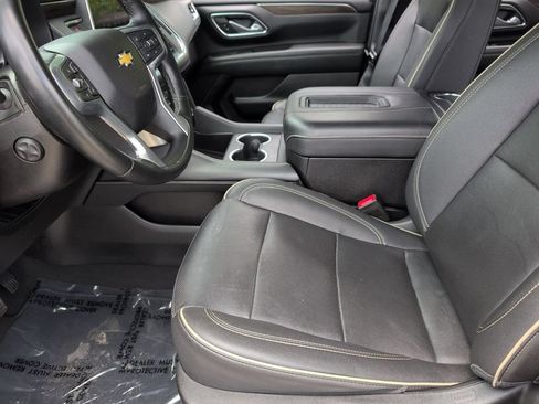 Used 2023 Chevrolet Suburban Premier AWD/4WD image 24