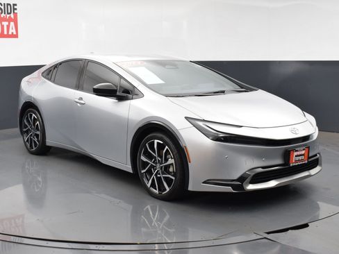 Used 2024 Toyota Prius Prime image 6