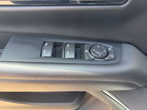 Used 2025 Chevrolet Suburban Z71 AWD/4WD image 15