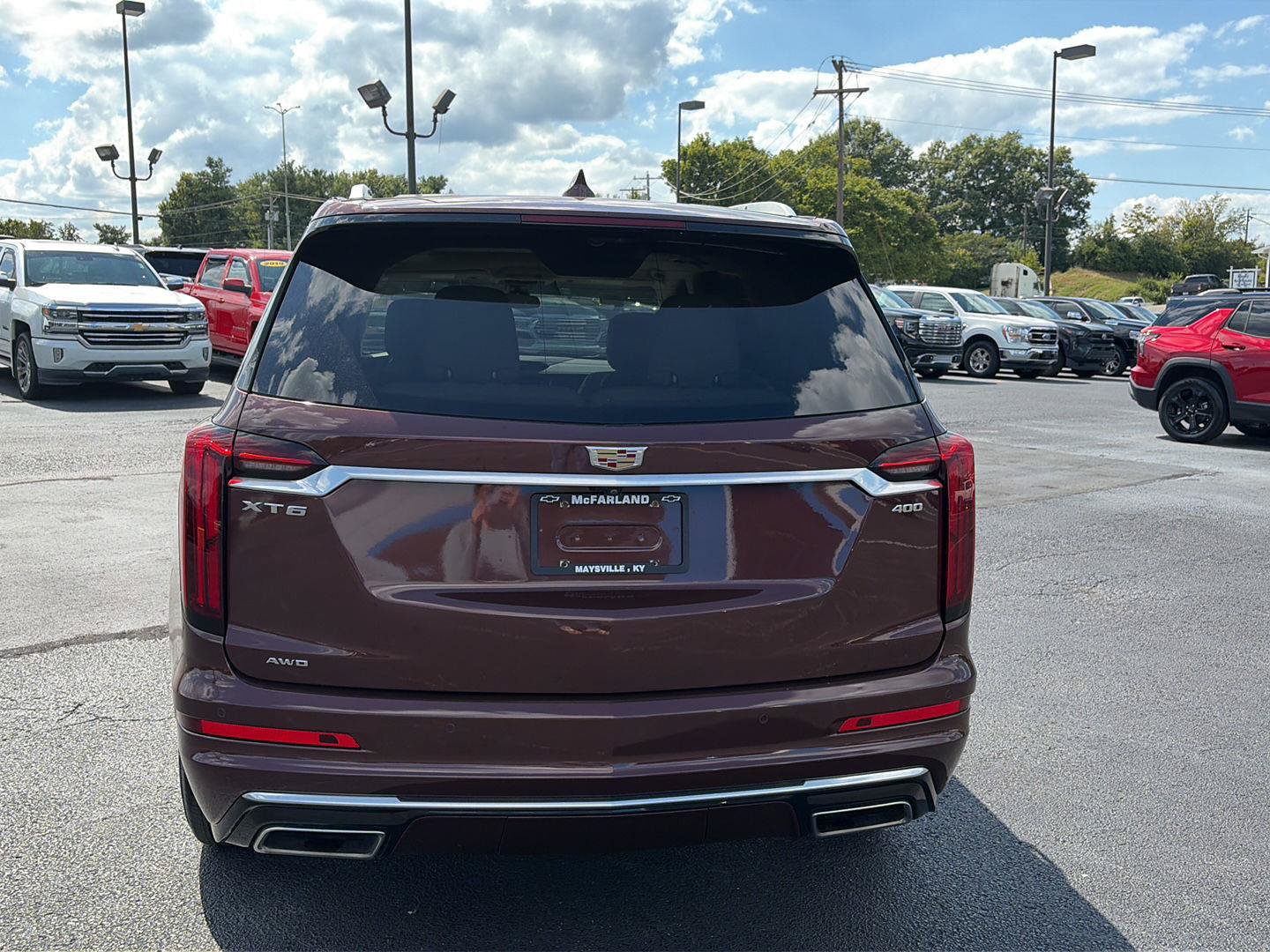 Used 2022 Cadillac XT6 Premium Luxury w/ LPO, Floor Liner Package AWD/4WD image 4