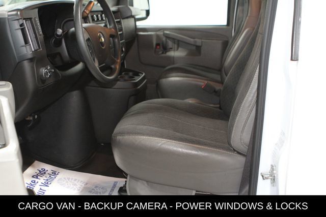Used 2024 Chevrolet Express 2500 w/ Driver Convenience Package RWD image 15
