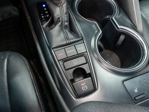 Used 2019 Toyota Camry XLE image 21