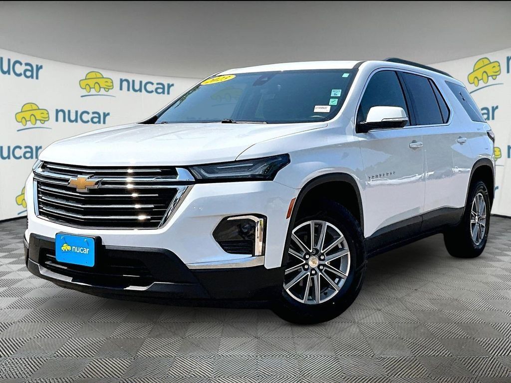 Used 2023 Chevrolet Traverse LT AWD/4WD image 3