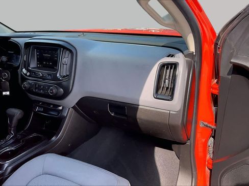 Used 2021 Chevrolet Colorado W/T w/ WT Convenience Package RWD image 18