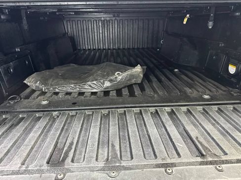 Used 2018 Toyota Tacoma SR5 AWD/4WD image 28