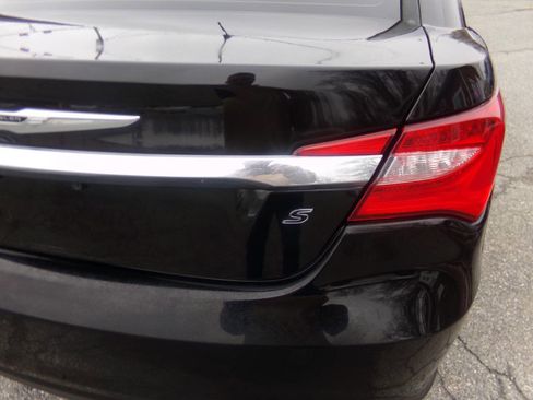 Used 2014 Chrysler 200 Limited w/ Sun/Sound Group image 9