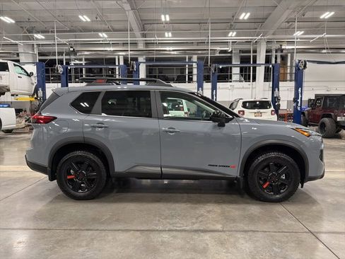Used 2025 Nissan Rogue SV w/ Rock Creek Premium Package image 8