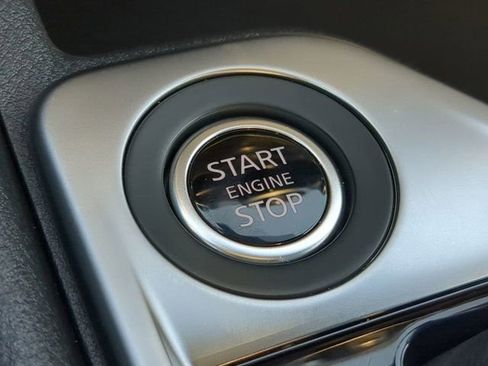 Used 2025 Nissan Sentra SR w/ Midnight Edition FWD image 25