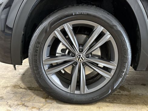 Used 2022 Volkswagen Atlas SEL R-Line AWD/4WD image 12