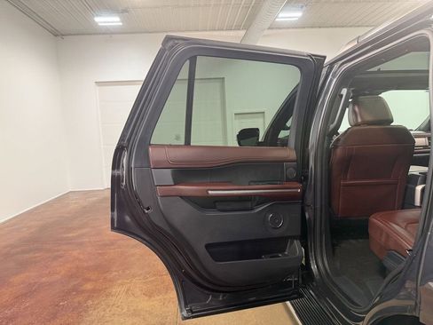 Used 2023 Ford Expedition Limited image 46
