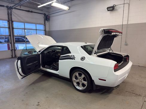 Used 2010 Dodge Challenger R/T image 11